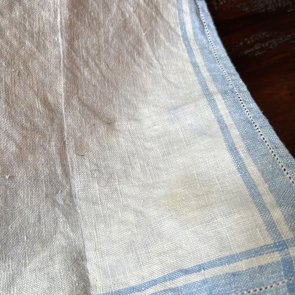 Set of 4 Vintage Napkins-White/Blue Embroidery Detail-Nubby Cotton - Picture 6 of 13